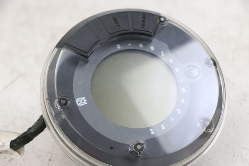 photo de TACHOMETER  HUSQVARNA SVARTPILEN 401 (2018 - 2023)