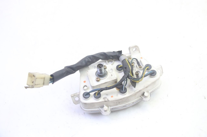 photo de TACHOMETER PEUGEOT KISBEE 4T 50 (2018 - 2022) - Oberflächenzustand und Material