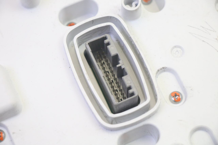 photo de TACHOMETER  PIAGGIO MP3 HPE 350 (2018 - 2020) - Weitere Ansicht des Artikels