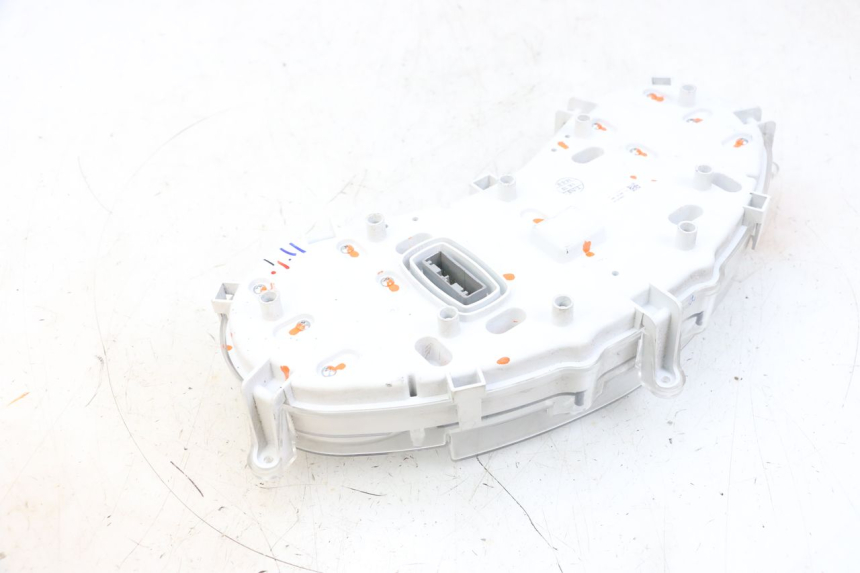 photo de TACHOMETER  PIAGGIO MP3 HPE 300 (2019 - 2026) - Detailansicht des Bauteils