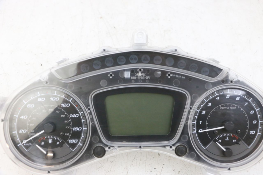 photo de TACHOMETER  PIAGGIO MP3 HPE 300 (2019 - 2026) - Alternativer Blickwinkel