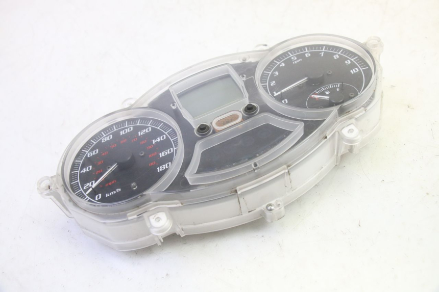 photo de TACHOMETER PIAGGIO MP3 LT 400 (2007 - 2012) - Oberflächenzustand und Material