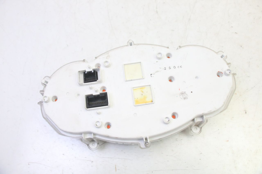 photo de TACHOMETER  PIAGGIO MP3 RL 250 (2007 - 2010)