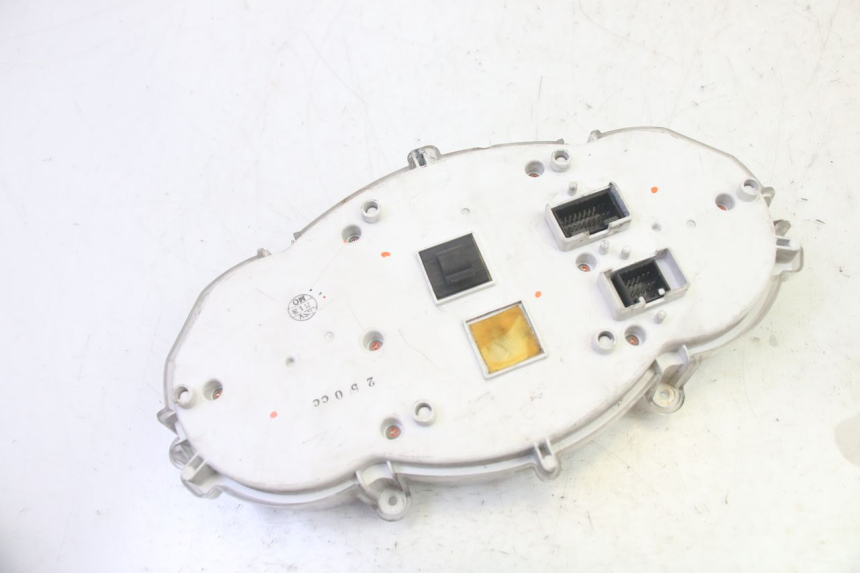 photo de TACHOMETER  PIAGGIO MP3 RL 250 (2007 - 2010)