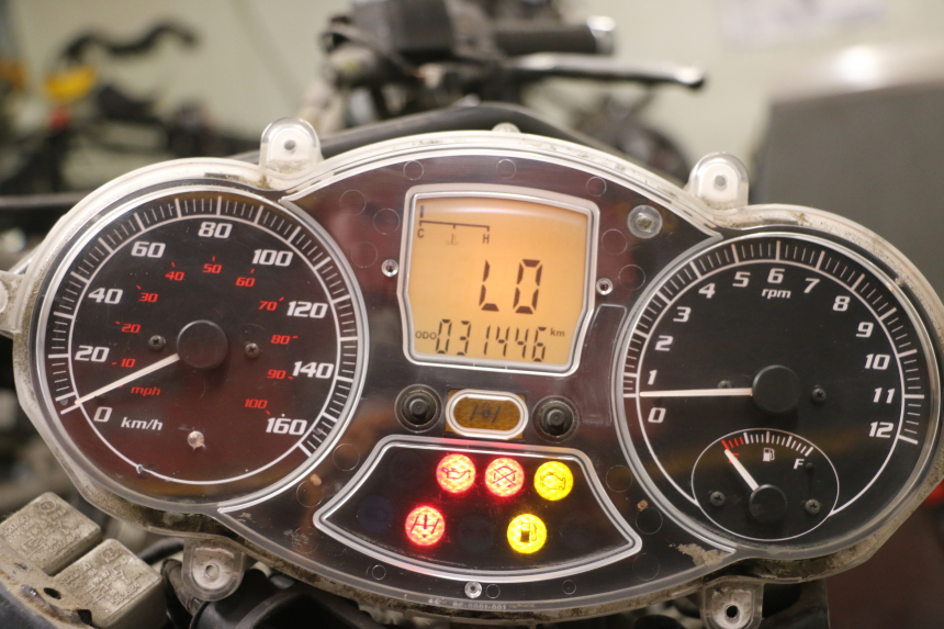 photo de TACHOMETER PIAGGIO MP3 125 (2006 - 2014)