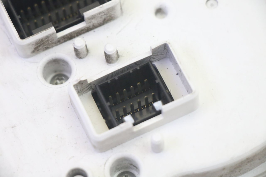 photo de TACHOMETER  PIAGGIO MP3 RL 250 (2007 - 2010) - Charakteristische Merkmale