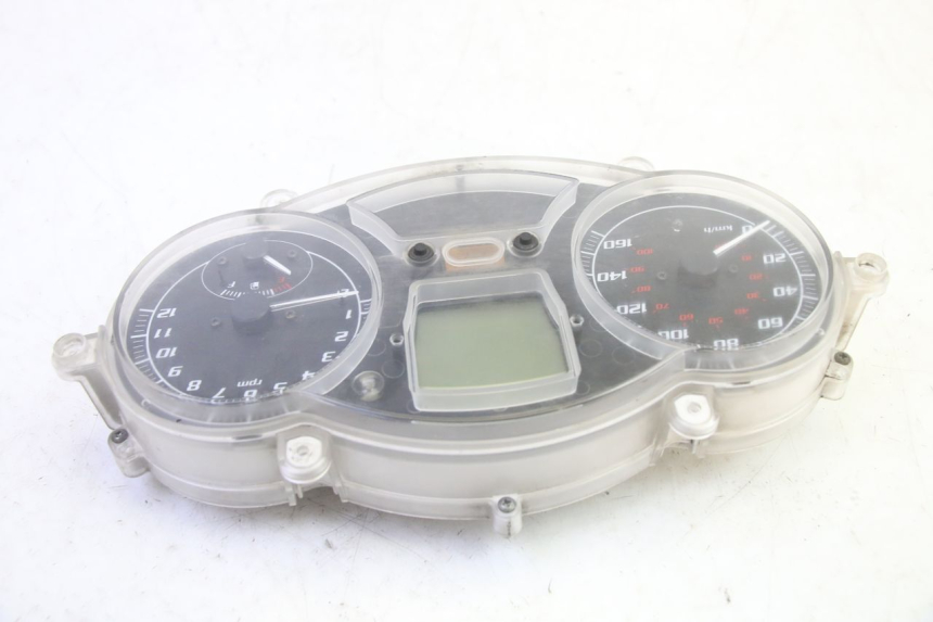 photo de TACHOMETER  PIAGGIO MP3 RL 250 (2007 - 2010) - Oberflächenzustand und Material