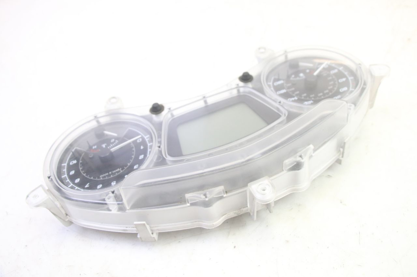 photo de TACHOMETER  PIAGGIO MP3 500 (2016 - 2018) - Oberflächenzustand und Material