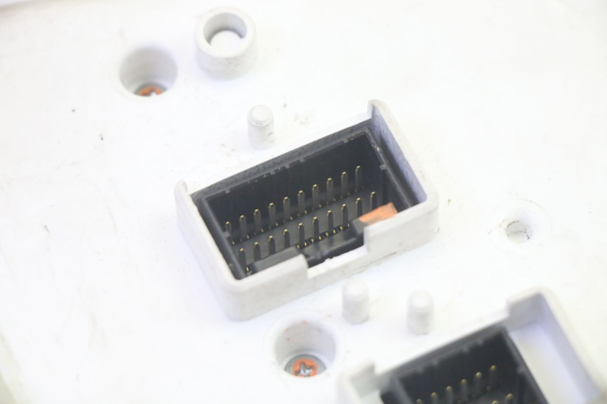 photo de TACHOMETER  PIAGGIO MP3 RL 250 (2006 - 2010) - Charakteristische Merkmale