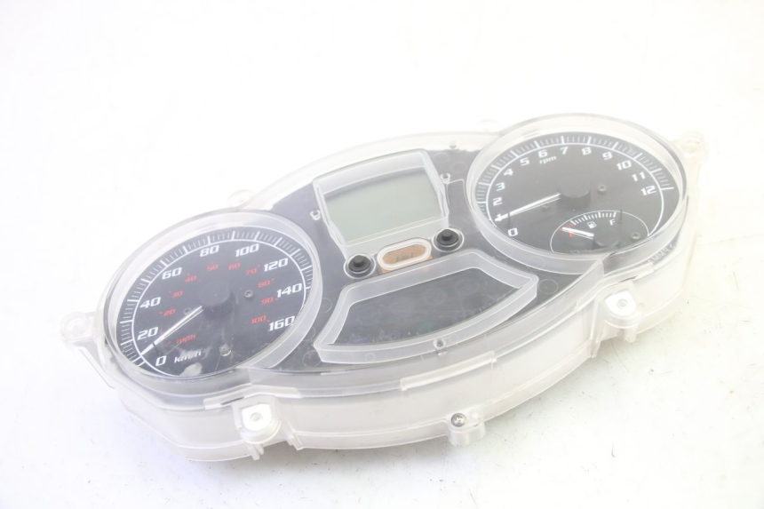 photo de TACHOMETER  PIAGGIO MP3 RL 250 (2006 - 2010) - Oberflächenzustand und Material