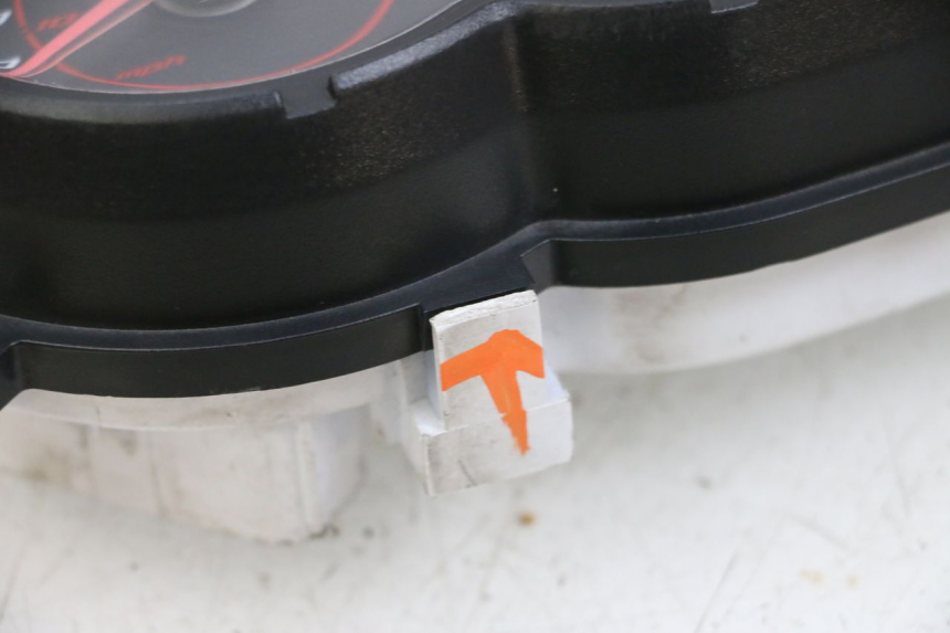 photo de TACHOMETER PIAGGIO NEW TYPHOON 50 (2018 - 2021) - Oberflächenzustand und Material