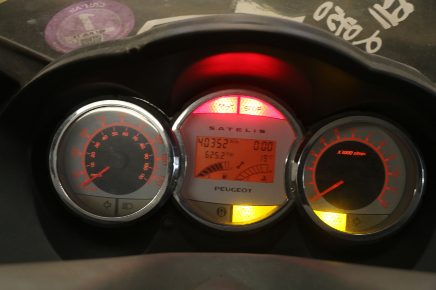 photo de TACHOMETER PEUGEOT SATELIS 125 (2006 - 2009)