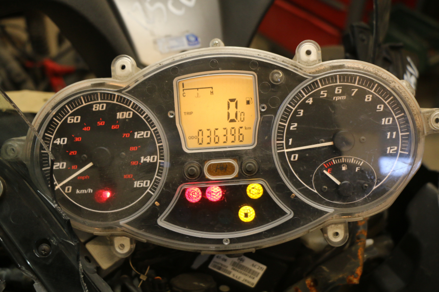 photo de TACHOMETER PIAGGIO MP3 125 (2006 - 2014)