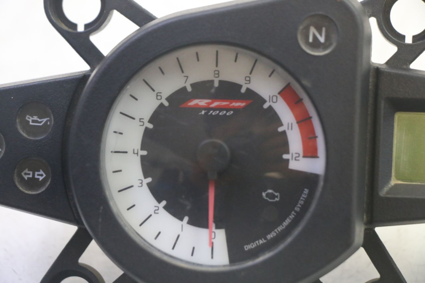 photo de TACHOMETER  YAMAHA TZR 50 (2008 - 2016) - Alternative Perspektive