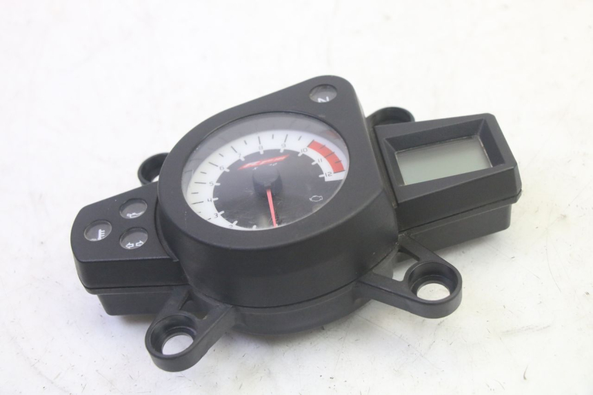 photo de TACHOMETER  YAMAHA TZR 50 (2008 - 2016) - Details der Befestigungspunkte