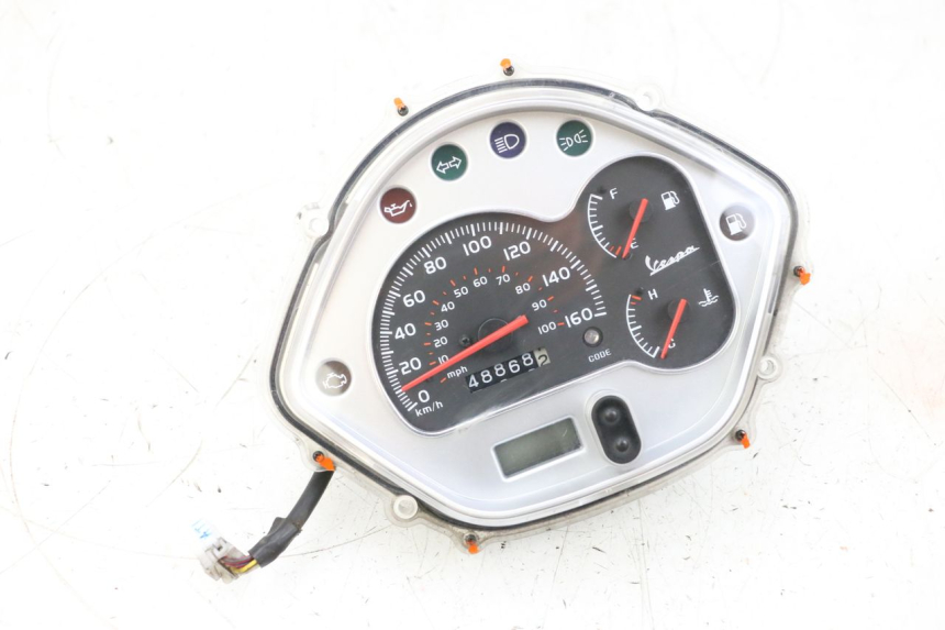 photo de TACHOMETER  PIAGGIO VESPA GTS SUPER IE 125 (2009 - 2016) - Hauptansicht