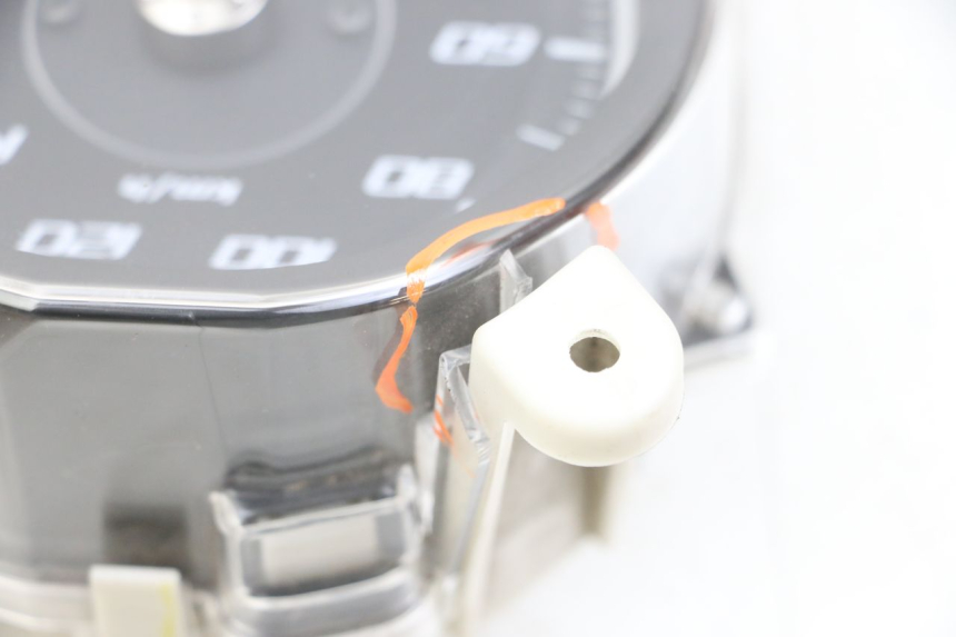 photo de TACHOMETER YAMAHA XMAX X-MAX ABS 125 (2017 - 2020) - Charakteristische Merkmale