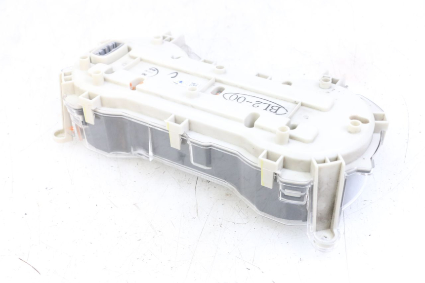 photo de TACHOMETER YAMAHA XMAX X-MAX ABS 125 (2017 - 2020) - Zoom auf Gebrauchszustand