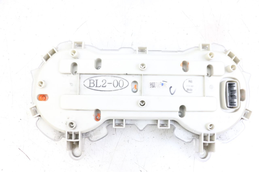 photo de TACHOMETER YAMAHA XMAX X-MAX ABS 125 (2017 - 2020) - Oberflächenzustand und Material