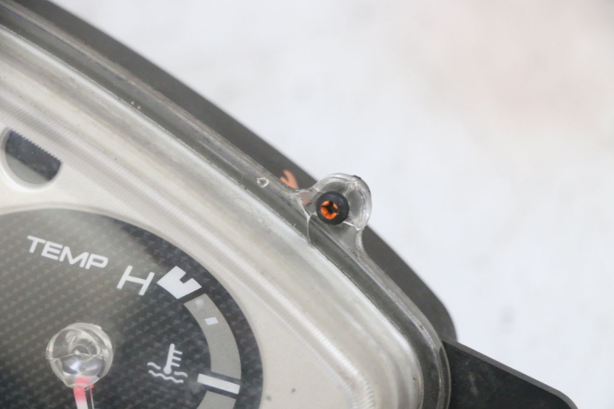 photo de TACHOMETER YAMAHA XMAX X-MAX 125 (2006 - 2009) - Alternativer Blickwinkel