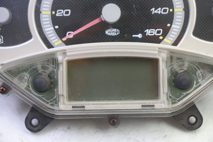 photo de TACHOMETER YAMAHA X-MAX XMAX 250 (2006 - 2009)