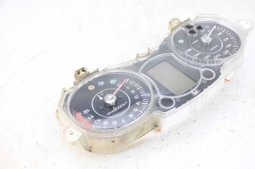 photo de TACHOMETER YAMAHA X-MAX XMAX 125 (2010 - 2013) - Alternative Perspektive