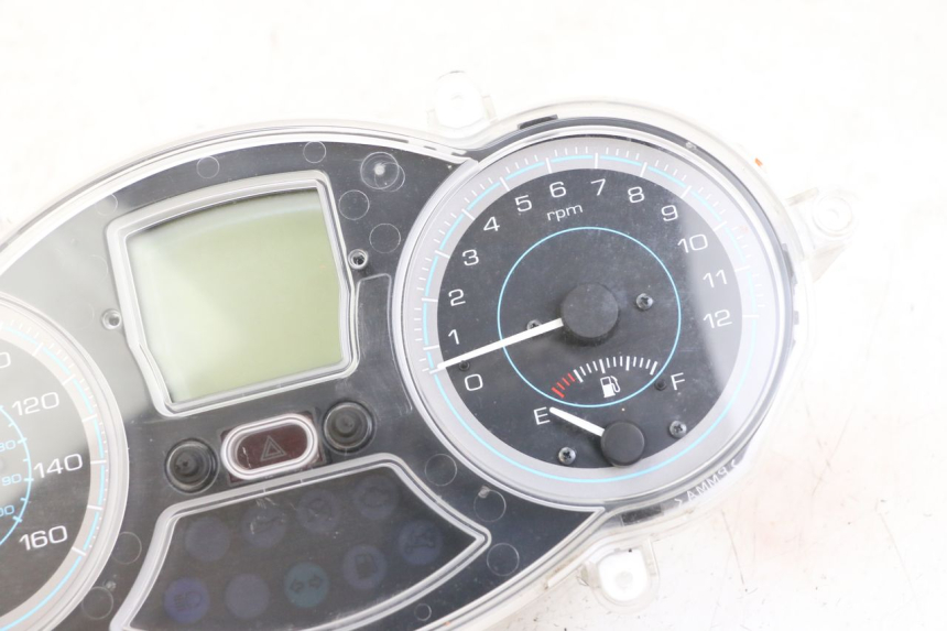 photo de TACHOMETER PIAGGIO XEVO - X EVO 125 (2007 - 2016) - Zoom auf Komponenten