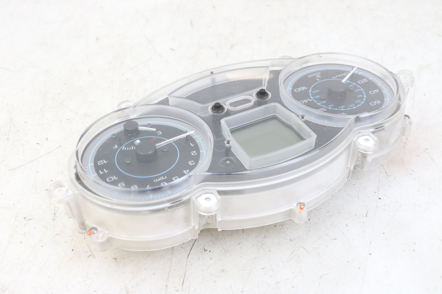 photo de TACHOMETER PIAGGIO XEVO - X EVO 125 (2007 - 2016) - Alternative Perspektive