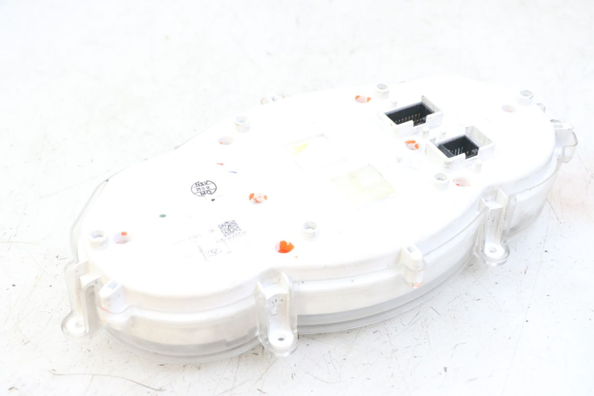 photo de TACHOMETER PIAGGIO XEVO - X EVO 125 (2007 - 2016) - Details der Befestigungspunkte