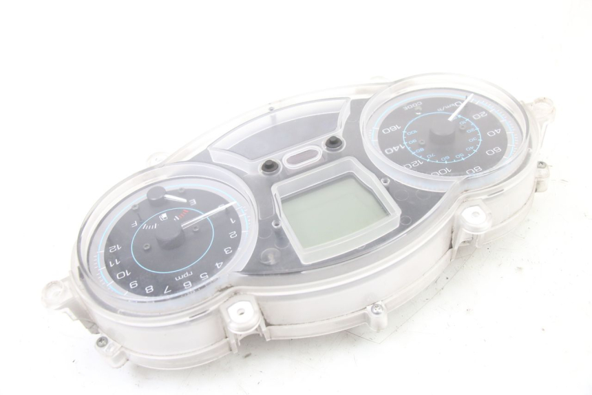 photo de TACHOMETER PIAGGIO XEVO - X EVO 125 (2007 - 2016) - Details der Befestigungspunkte