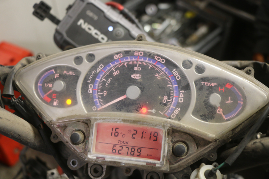 photo de TACHOMETER YAMAHA XMAX X-MAX 125 (2006 - 2009)