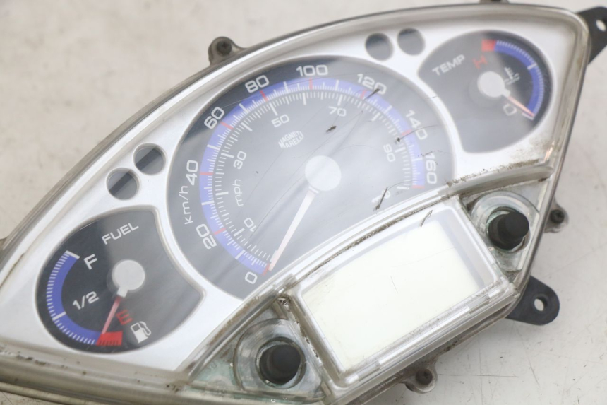 photo de TACHOMETER YAMAHA XMAX X-MAX 125 (2006 - 2009)