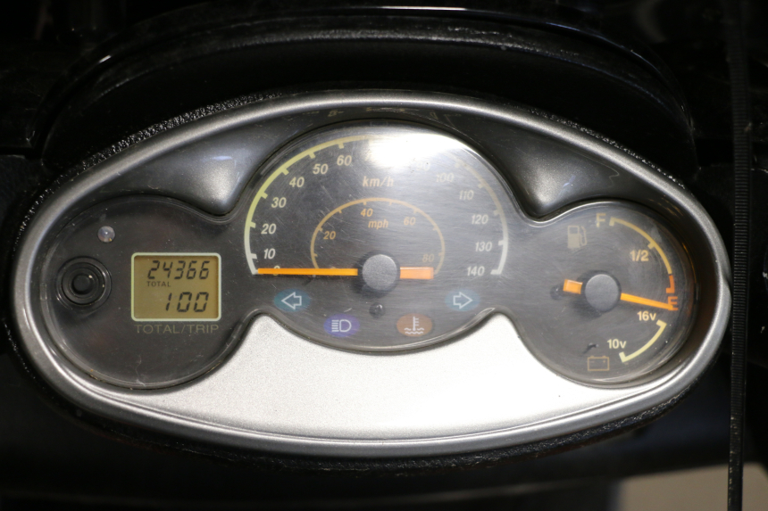photo de TACHOMETER YAMAHA YP MAJESTY 125 (2002 - 2006)
