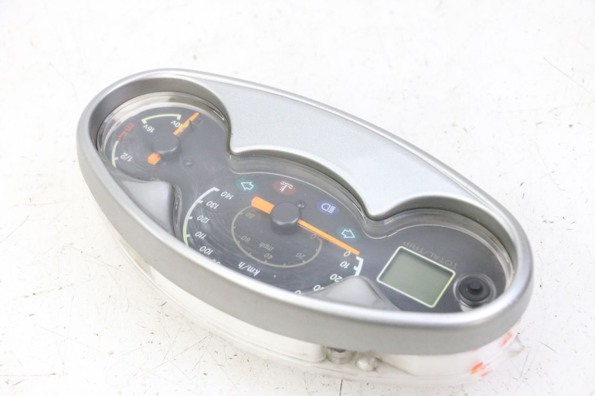 photo de TACHOMETER YAMAHA YP MAJESTY 125 (2002 - 2006)