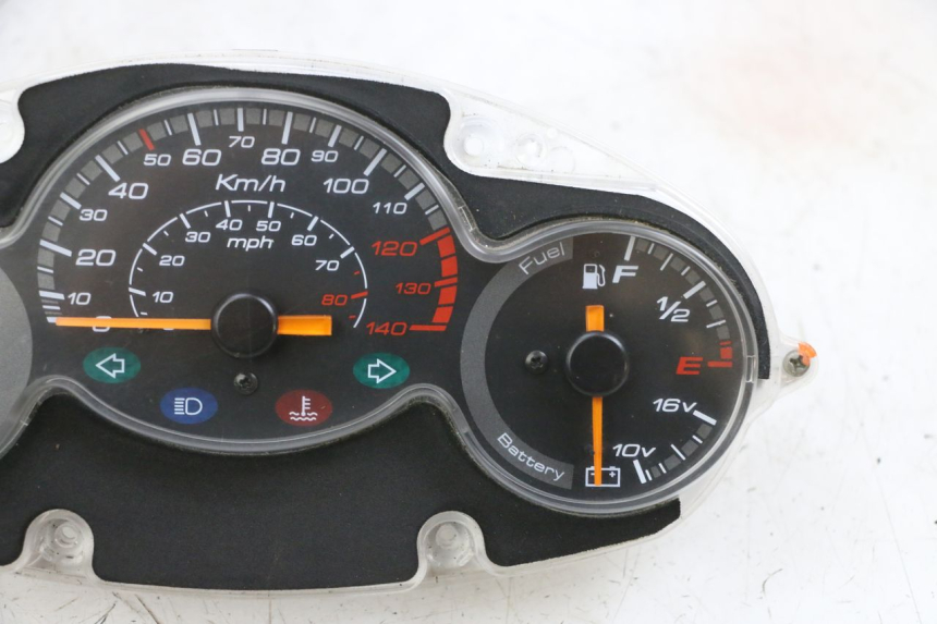 photo de TACHOMETER YAMAHA YP MAJESTY 125 (2002 - 2006) - Charakteristische Merkmale