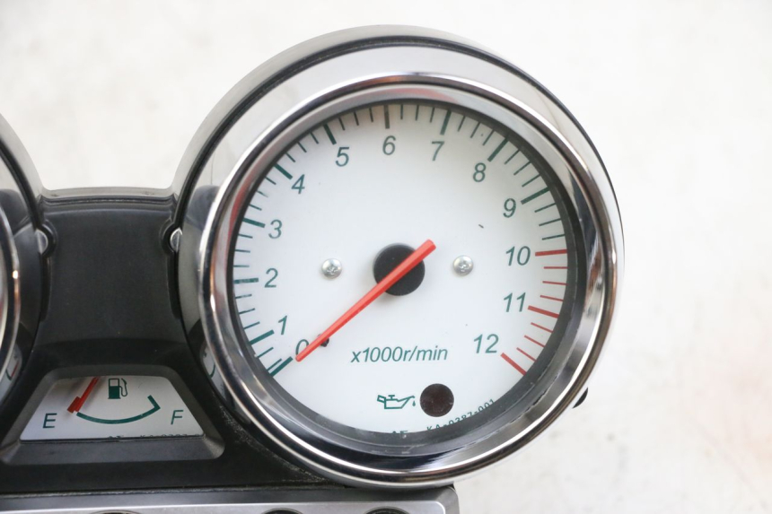 photo de TACHOMETER  KAWASAKI ZR 7 750 (1999 - 2001) - Fokus auf die Struktur