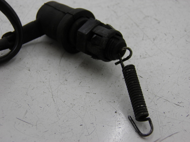 photo de BREMSLICHTSCHALTER HINTEN YAMAHA YBR 125 (2004 - 2006)