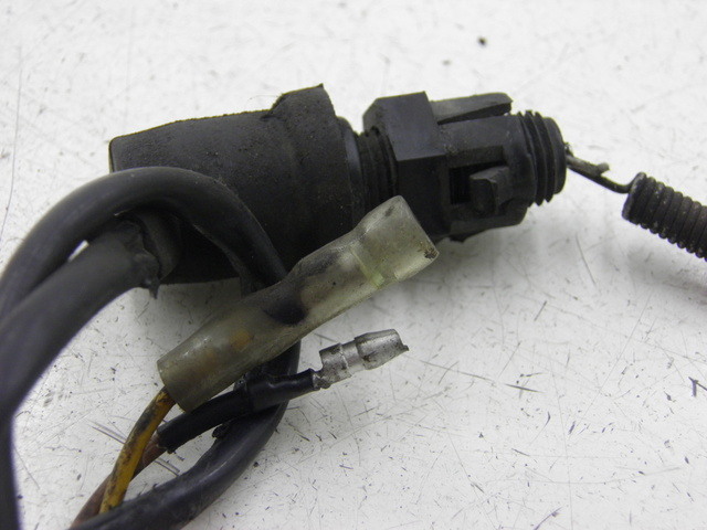 photo de BREMSLICHTSCHALTER HINTEN YAMAHA YBR 125 (2007 - 2009)