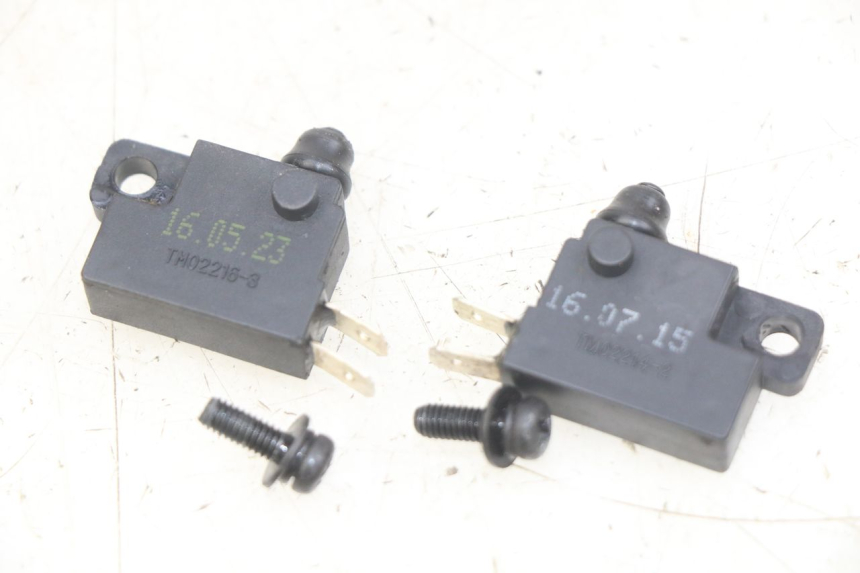 photo de BREMSLICHTSCHALTER KYMCO DOWNTOWN ABS 125 (2015 - 2017) - Hauptansicht