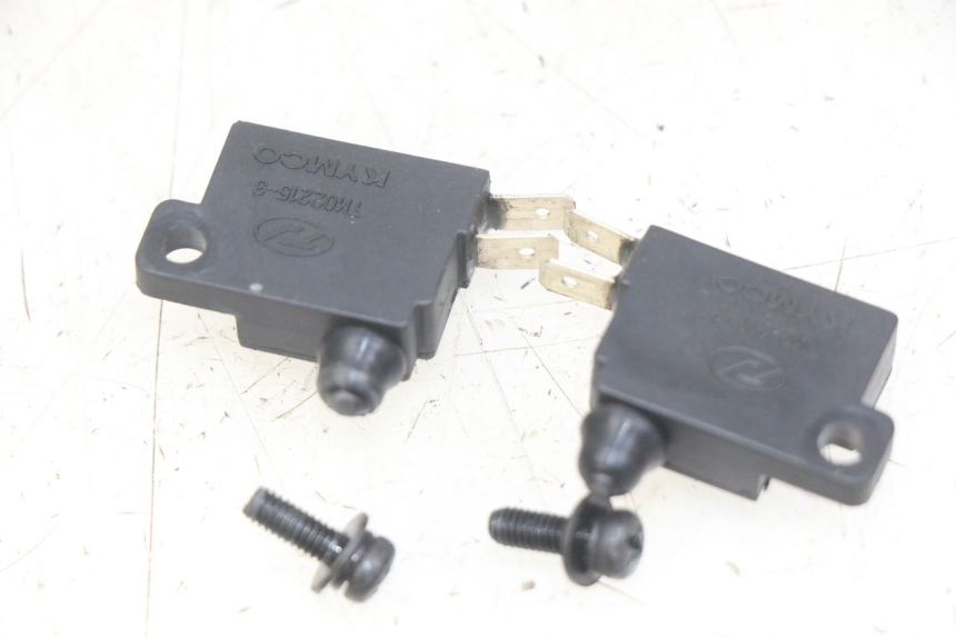 photo de BREMSLICHTSCHALTER KYMCO DOWNTOWN ABS 125 (2015 - 2017) - Alternative Perspektive