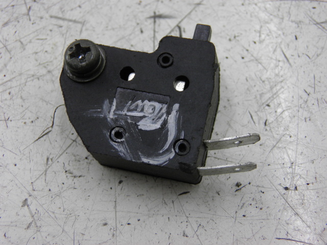 photo de BREMSLICHTSCHALTER RECHTS FSM 15D 4T 50 (2012 - 2016)
