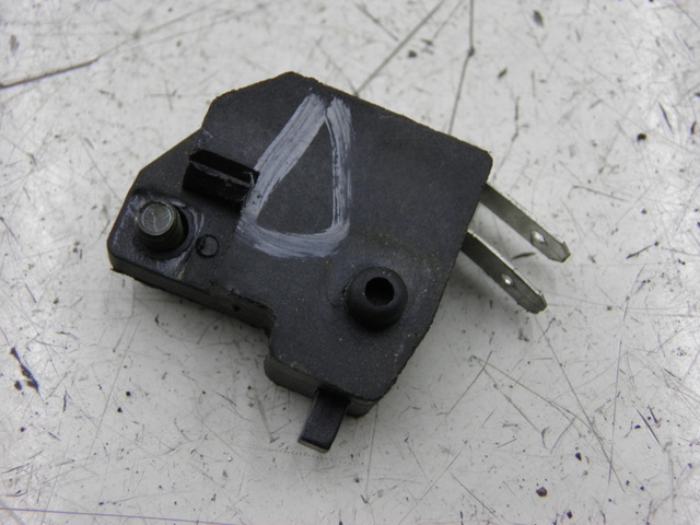 photo de BREMSLICHTSCHALTER RECHTS FSM 15D 4T 50 (2012 - 2016)