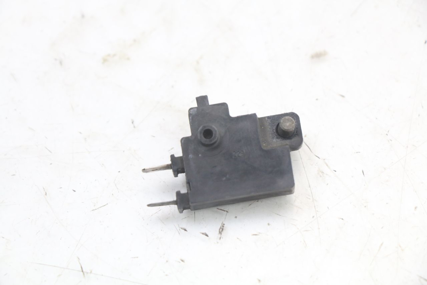 photo de BREMSLICHTSCHALTER RECHTS HONDA CBR F 1000 (1993 - 1996)