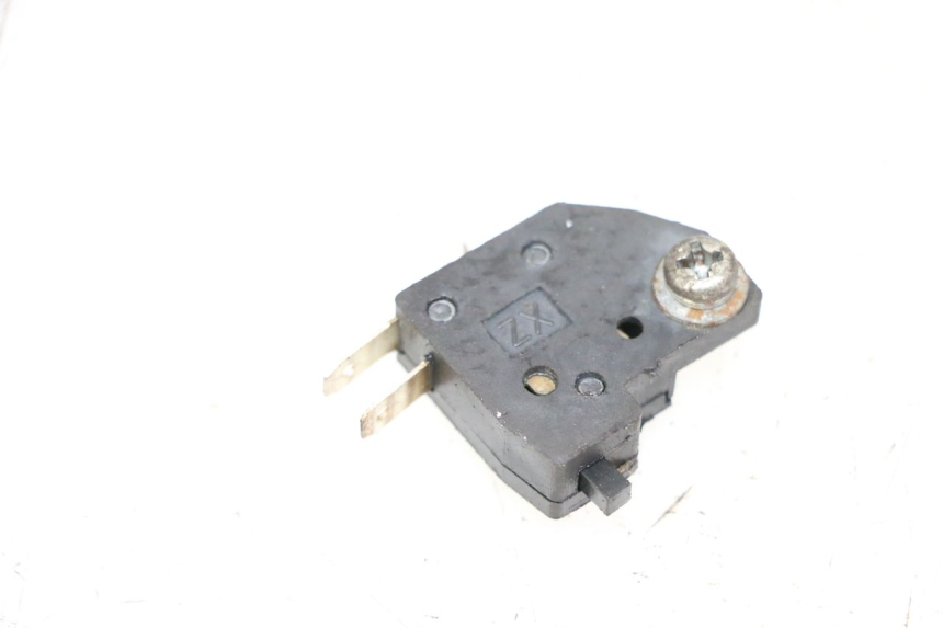 photo de BREMSLICHTSCHALTER RECHTS PEUGEOT KISBEE 2T 50 (2010 - 2017)