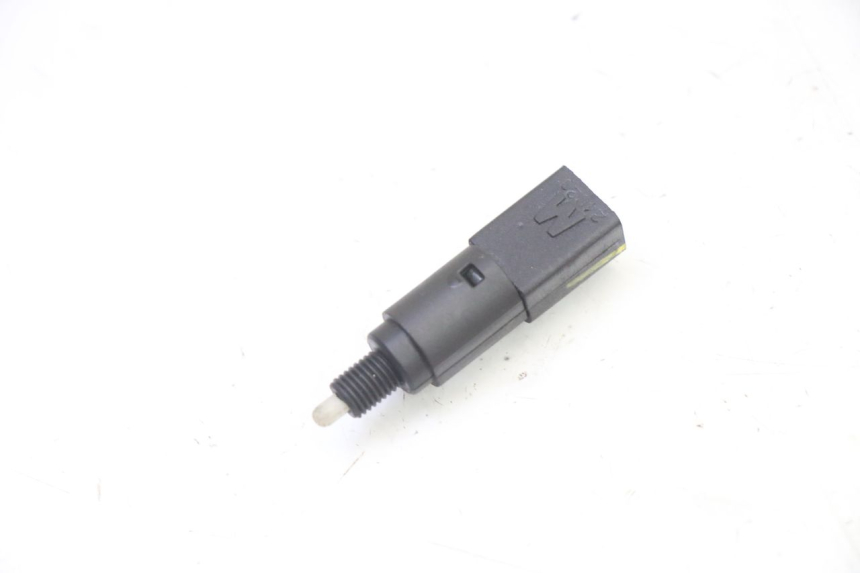photo de BREMSLICHTSCHALTER RECHTS PIAGGIO MP3 HPE 310 (2024 - 2025)