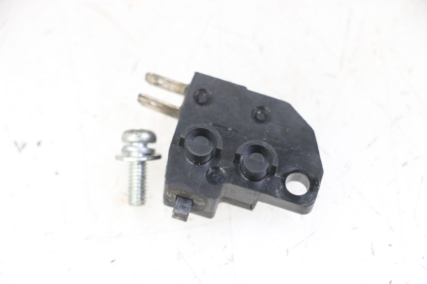 photo de BREMSLICHTSCHALTER RECHTS PEUGEOT SATELIS 125 (2013 - 2018)