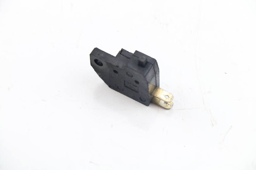 photo de BREMSLICHTSCHALTER RECHTS SYM FIDDLE 125 (2008 - 2010)