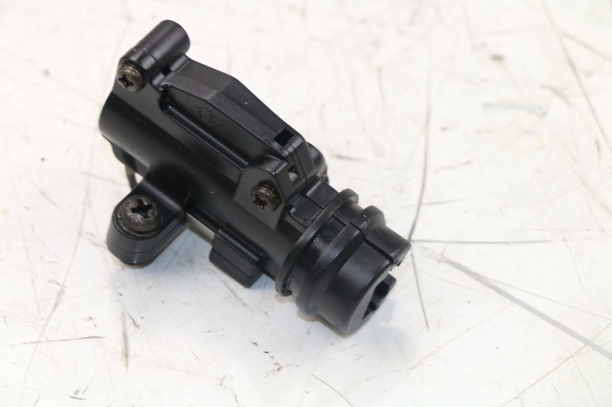 photo de BREMSLICHTSCHALTER RECHTS YAMAHA XJS DIVERSION 600 (1997 - 1999)