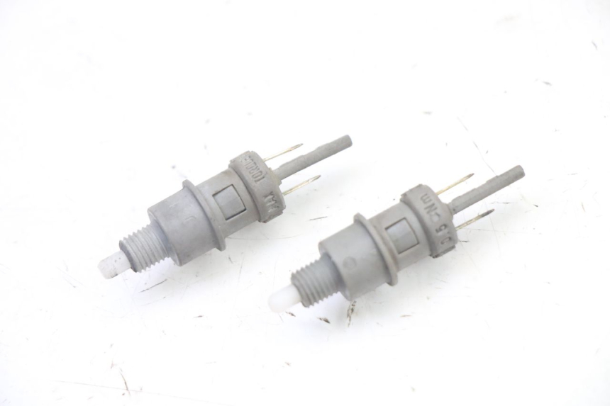 photo de BREMSLICHTSCHALTER PEUGEOT ELYSEO 125 (1999 - 2004)