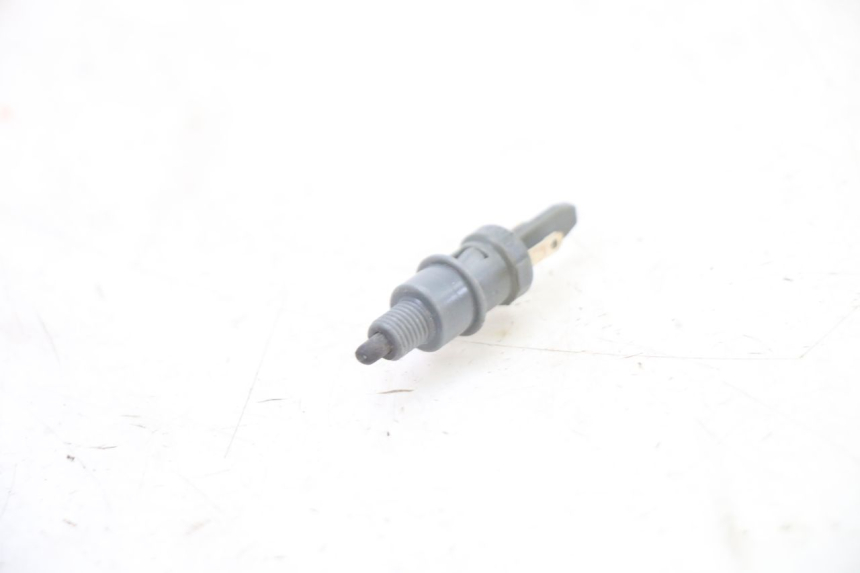 photo de BREMSLICHTSCHALTER LINKS PEUGEOT KISBEE 2T 50 (2010 - 2017)